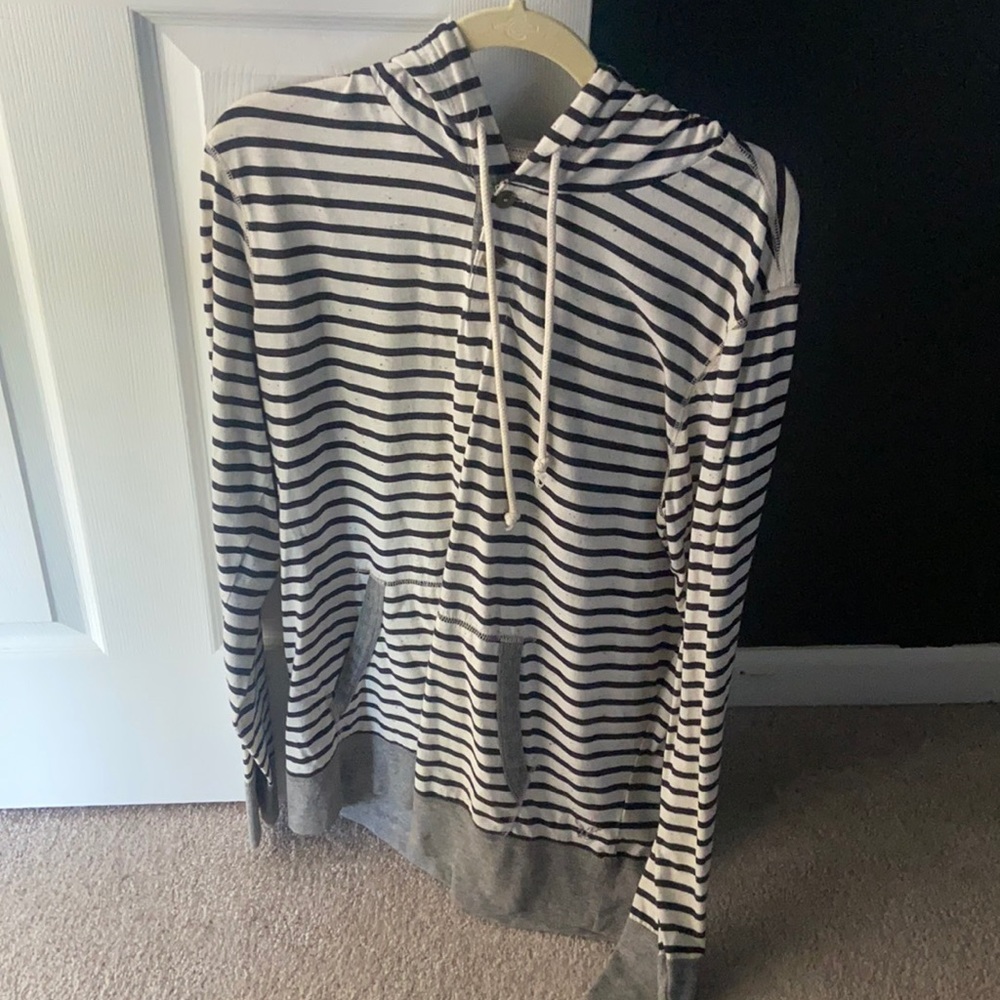 Men’s striped hoodie